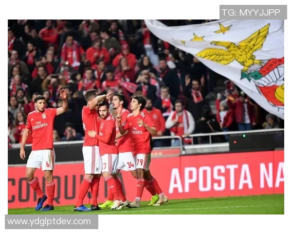 意甲精彩对决本菲卡绝杀热刺全场沸腾转会传闻再起